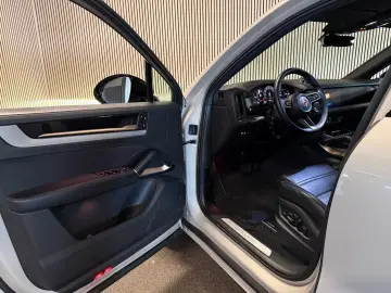 PORSCHE Cayenne Coupe 3.0e Hybrid-SPORTDESIGN-VOLLL