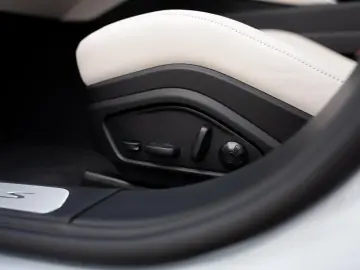 Porsche Panamera 4S E-Hybrid NEW