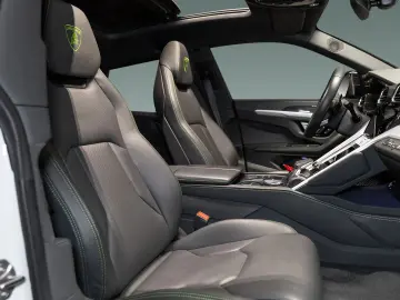 LAMBORGHINI Urus MY2021