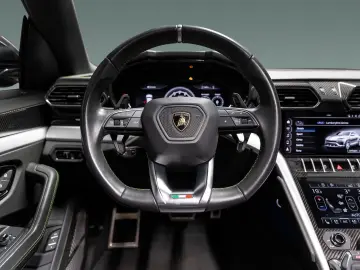 LAMBORGHINI Urus MY2021