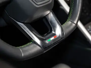 LAMBORGHINI Urus MY2021