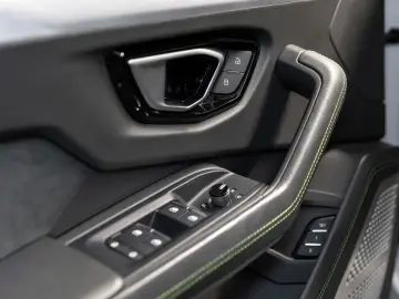LAMBORGHINI Urus MY2021