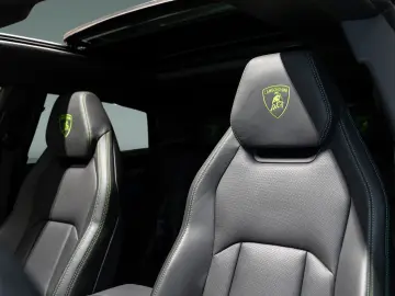LAMBORGHINI Urus MY2021