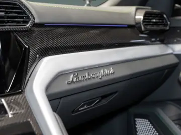 LAMBORGHINI Urus MY2021