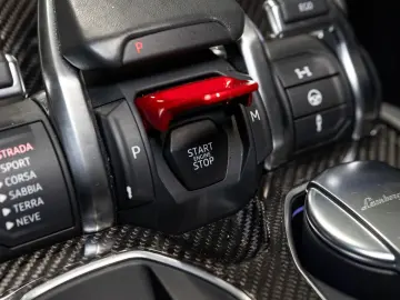 LAMBORGHINI Urus MY2021