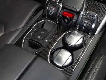 LAMBORGHINI Urus MY2021