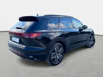 Volkswagen Touareg R-Line 4Motion  Final Edit