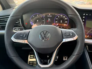 Volkswagen Touareg R-Line 4Motion  Final Edit