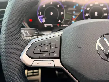 Volkswagen Touareg R-Line 4Motion  Final Edit