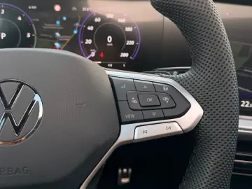 Volkswagen Touareg R-Line 4Motion  Final Edit