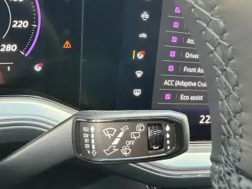 Volkswagen Touareg R-Line 4Motion  Final Edit