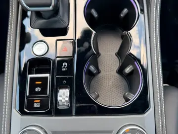 Volkswagen Touareg R-Line 4Motion  Final Edit