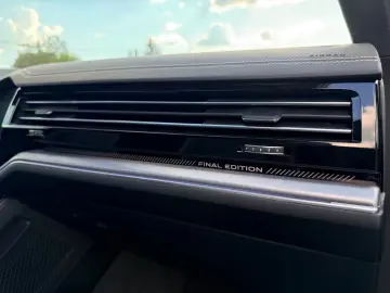 Volkswagen Touareg R-Line 4Motion  Final Edit