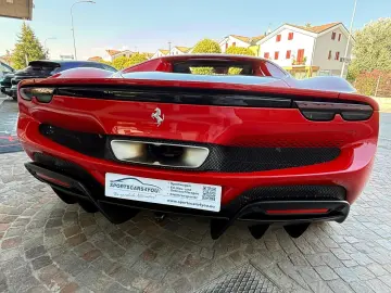 FERRARI 296 GTB 1 Hand Unfallfrei