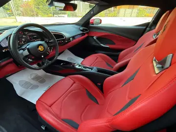 FERRARI 296 GTB 1 Hand Unfallfrei