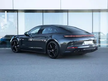 Porsche Panamera 4 E-Hybrid NEW