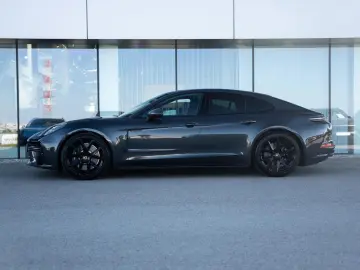 Porsche Panamera 4 E-Hybrid NEW