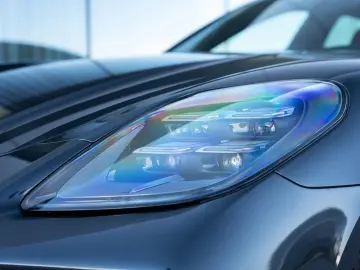 Porsche Panamera 4 E-Hybrid NEW
