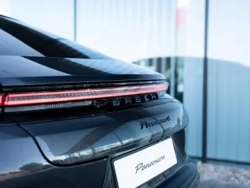 Porsche Panamera 4 E-Hybrid NEW