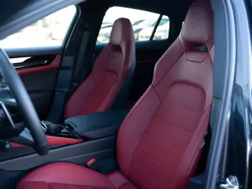 Porsche Panamera 4 E-Hybrid NEW