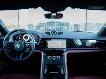 Porsche Panamera 4 E-Hybrid NEW