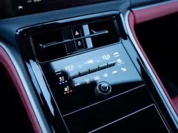 Porsche Panamera 4 E-Hybrid NEW
