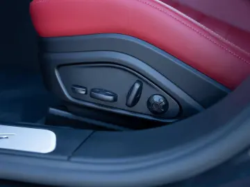 Porsche Panamera 4 E-Hybrid NEW