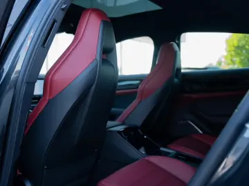 Porsche Panamera 4 E-Hybrid NEW