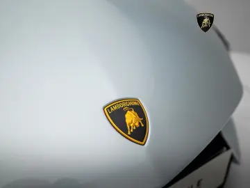 LAMBORGHINI Revuelto I Lamborghini Hamburg I AZZURRO THETYS