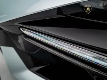 LAMBORGHINI Revuelto I Lamborghini Hamburg I AZZURRO THETYS