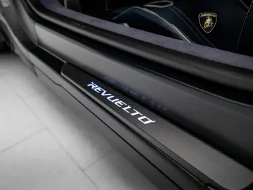 LAMBORGHINI Revuelto I Lamborghini Hamburg I AZZURRO THETYS