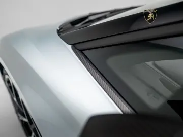 LAMBORGHINI Revuelto I Lamborghini Hamburg I AZZURRO THETYS