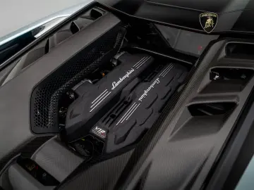 LAMBORGHINI Revuelto I Lamborghini Hamburg I AZZURRO THETYS