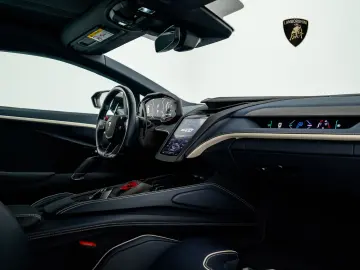 LAMBORGHINI Revuelto I Lamborghini Hamburg I AZZURRO THETYS