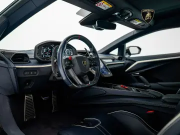 LAMBORGHINI Revuelto I Lamborghini Hamburg I AZZURRO THETYS