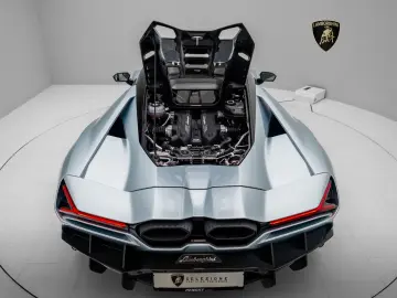 LAMBORGHINI Revuelto I Lamborghini Hamburg I AZZURRO THETYS