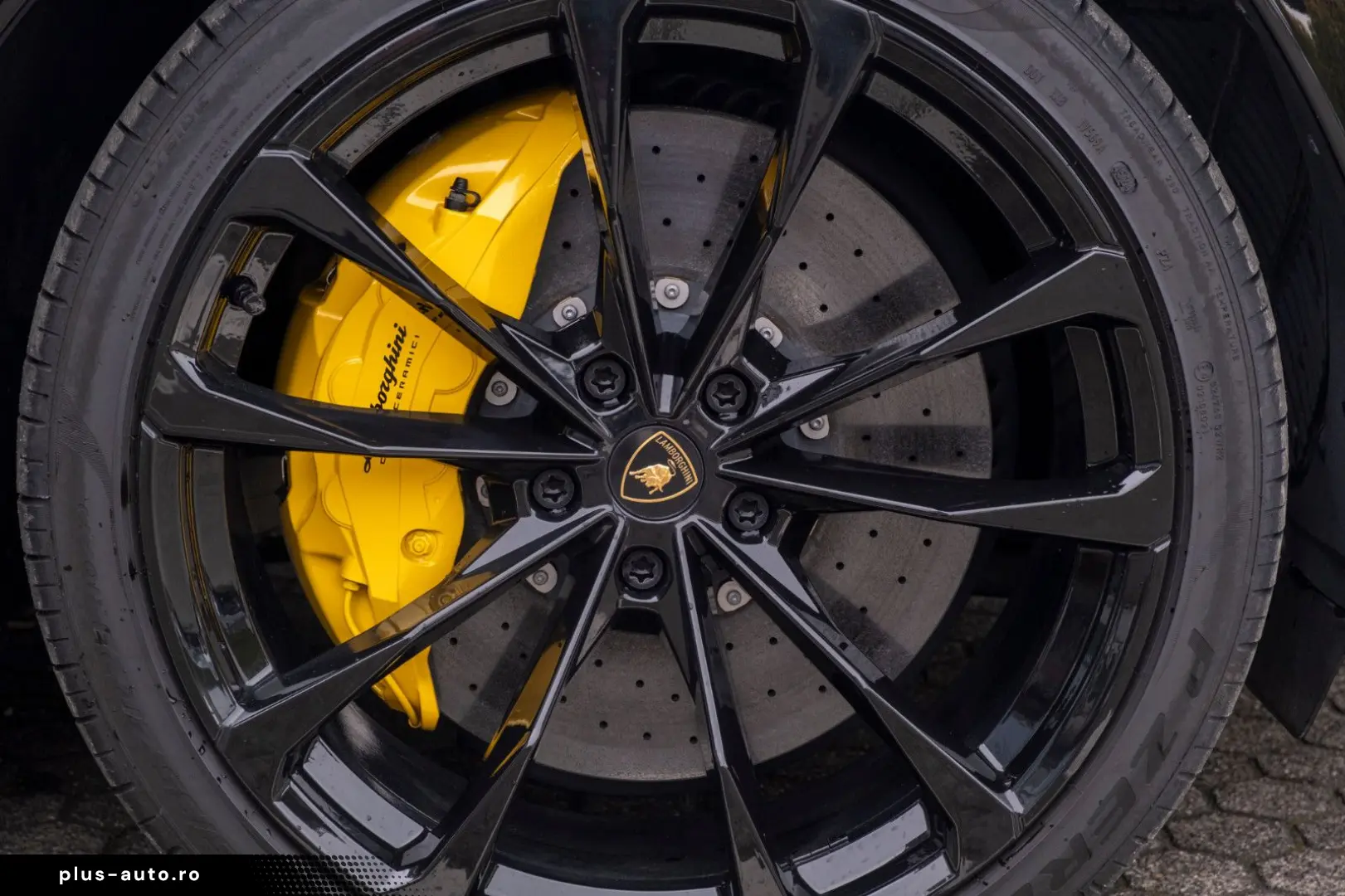 LAMBORGHINI Urus  4.0 V8 Sport PANO SOFT B&O 23