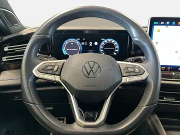 VW Tiguan R-Line 2.0 TDI DSG 360 ACC AUT DynLicht
