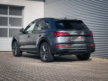 AUDI Q5 TFSI e   PANO MATRIX B&O HEAD-UP AHK NAVI KAM