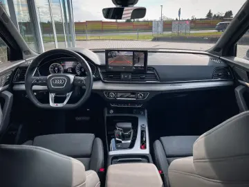 AUDI Q5 TFSI e   PANO MATRIX B&O HEAD-UP AHK NAVI KAM