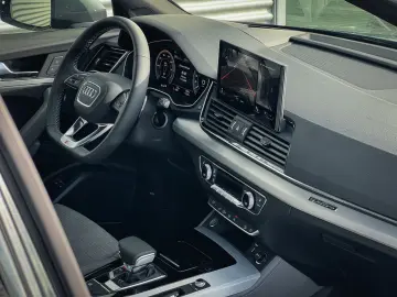 AUDI Q5 TFSI e   PANO MATRIX B&O HEAD-UP AHK NAVI KAM