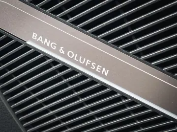 AUDI Q5 TFSI e   PANO MATRIX B&O HEAD-UP AHK NAVI KAM