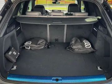 AUDI Q5 TFSI e   PANO MATRIX B&O HEAD-UP AHK NAVI KAM