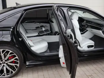 AUDI A8L 60 TFSI e lang EXCLUSIVE BLACK-P S-LINE VOLL