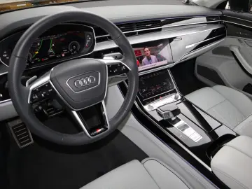 AUDI A8L 60 TFSI e lang EXCLUSIVE BLACK-P S-LINE VOLL