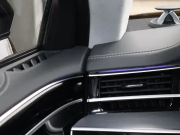 AUDI A8L 60 TFSI e lang EXCLUSIVE BLACK-P S-LINE VOLL
