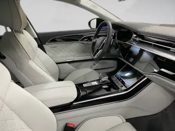 AUDI A8 lang 60 TFSI e quattro Pano Nachtsicht S line