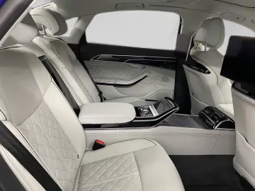 AUDI A8 lang 60 TFSI e quattro Pano Nachtsicht S line