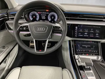 AUDI A8 lang 60 TFSI e quattro Pano Nachtsicht S line