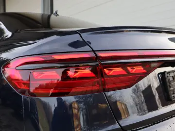 AUDI A8L 60 TFSIe lang EXCLUSIVE BLACK-PA. MOD. 2026